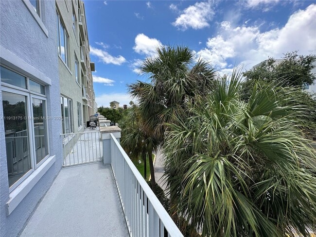 Building Photo - 1200 Town Center Dr