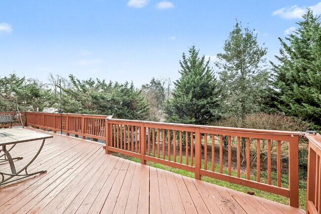 Building Photo - Welcome Home!!