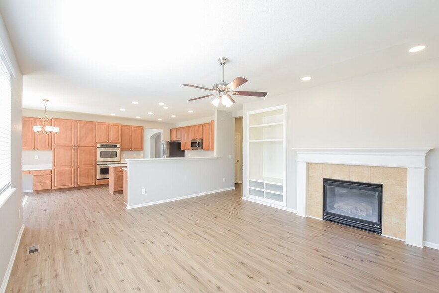 Building Photo - 2444 E 139th Pl