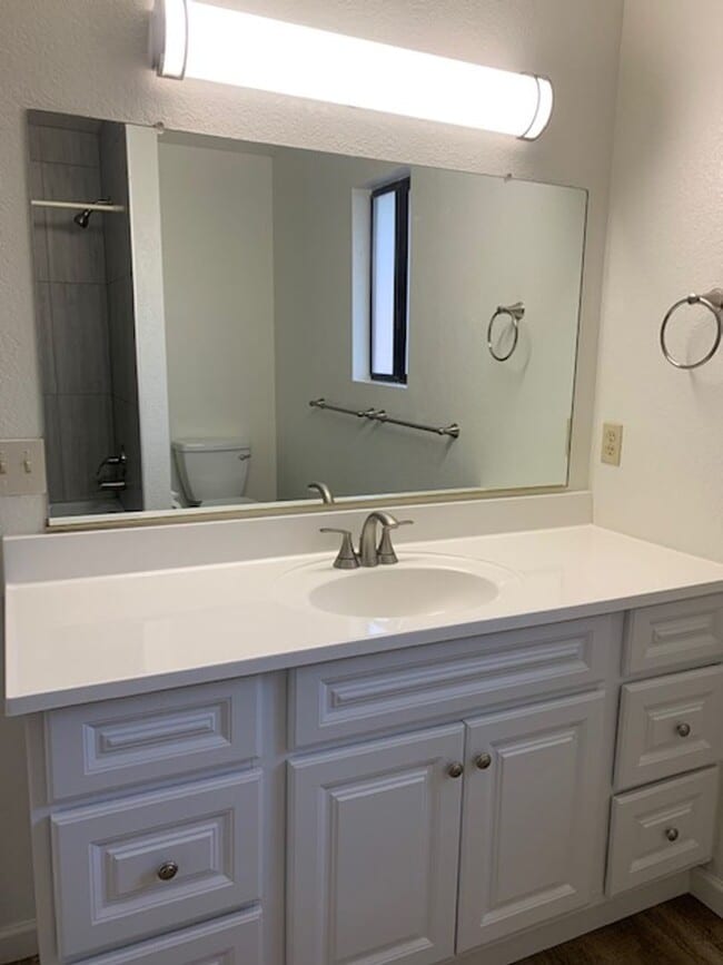 Building Photo - West Sedona