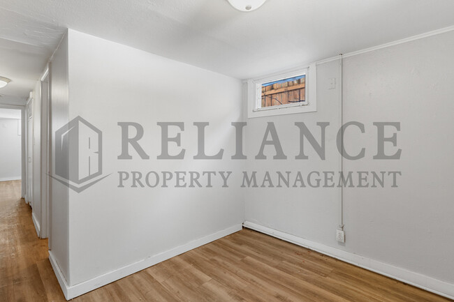 Building Photo - 317 W Kinkaid Ave