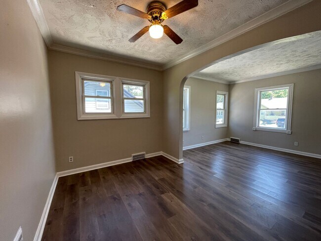 Building Photo - 3508 N 47th Ave