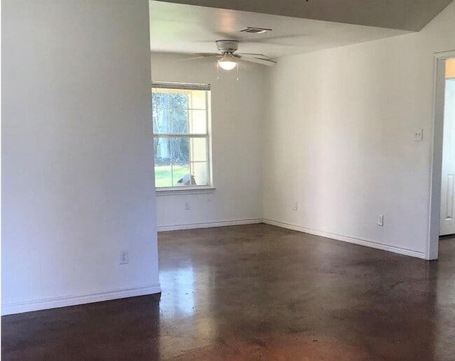 Building Photo - 90 County Rd 2269