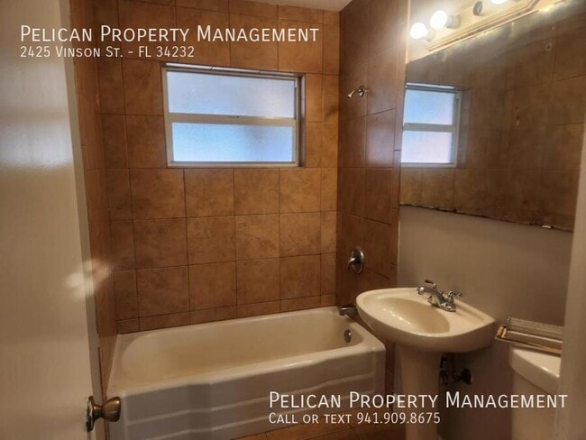 Building Photo - 2425 Vinson Ave