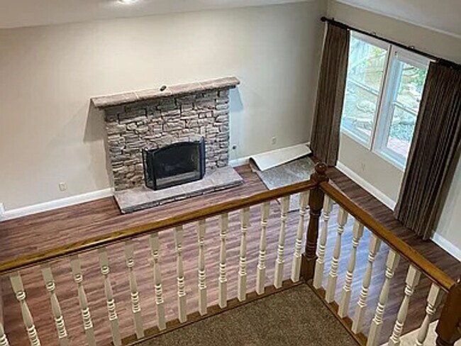 Building Photo - Large 4 Bed 3 BAth home for rent in Lakeshore - Lodi