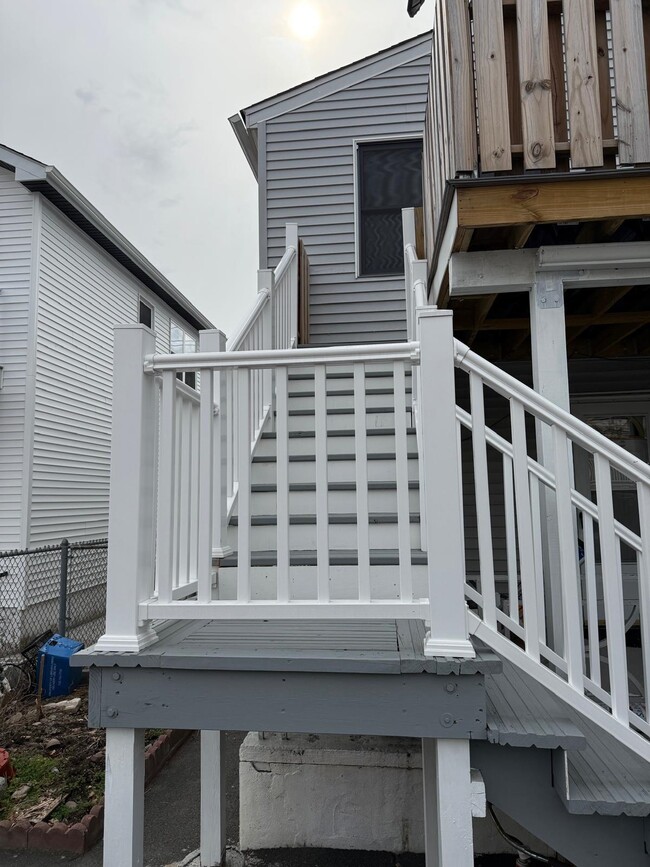 Building Photo - 208 McAdoo Ave
