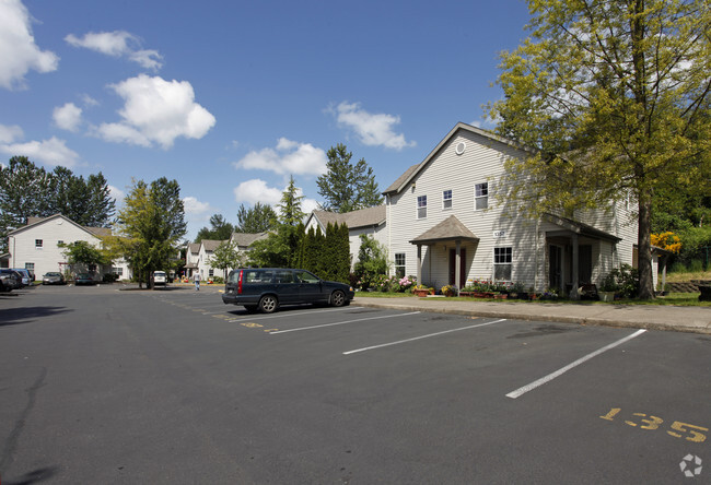 Building Photo - Wolf Ridge