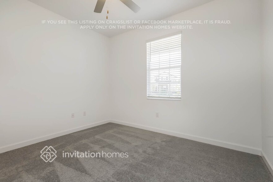 Building Photo - 14137 17th Ct E