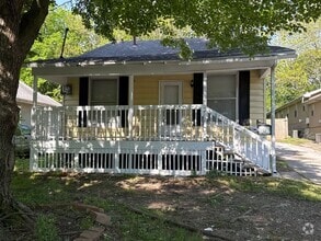 Building Photo - 2 Bedroom 1 Bath House $895!
