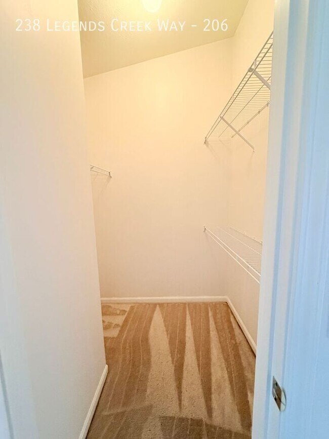 Building Photo - 238 Legends Creek Way