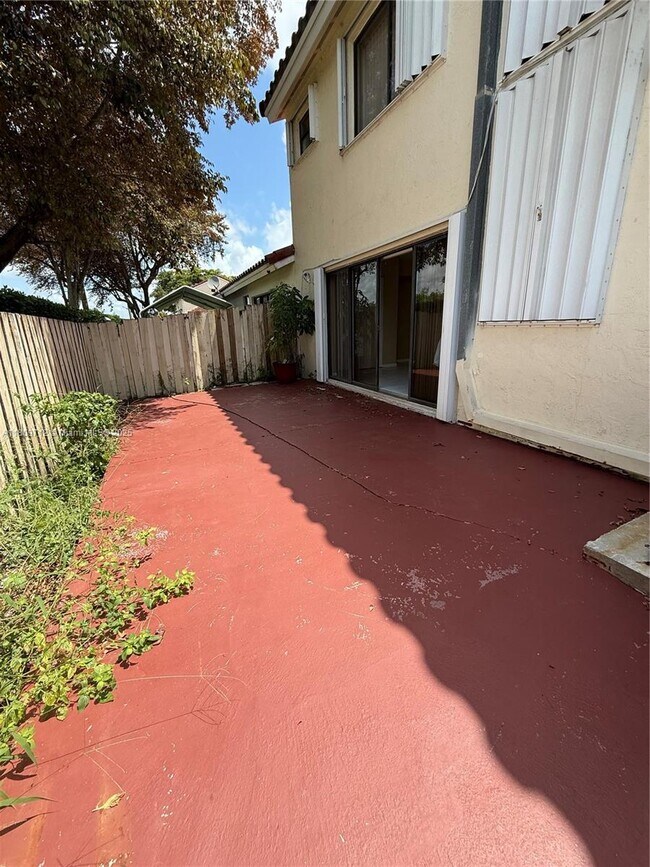 Building Photo - 3208 San Remo Cir