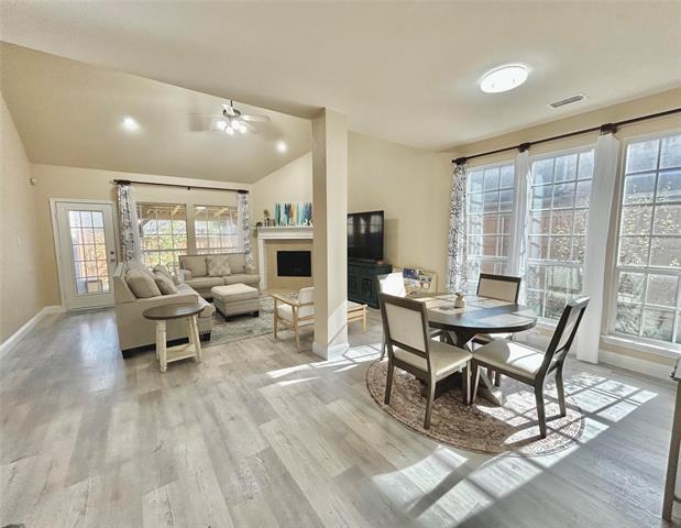 Building Photo - 2122 Trickling Creek Dr