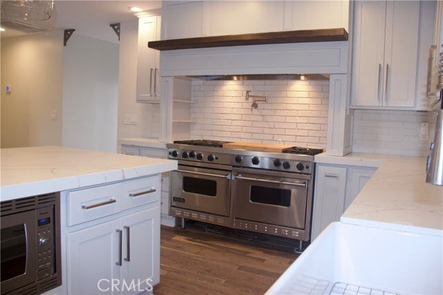 Building Photo - 9621 Central