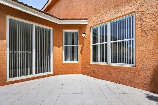 Building Photo - 16398 SW 27th St