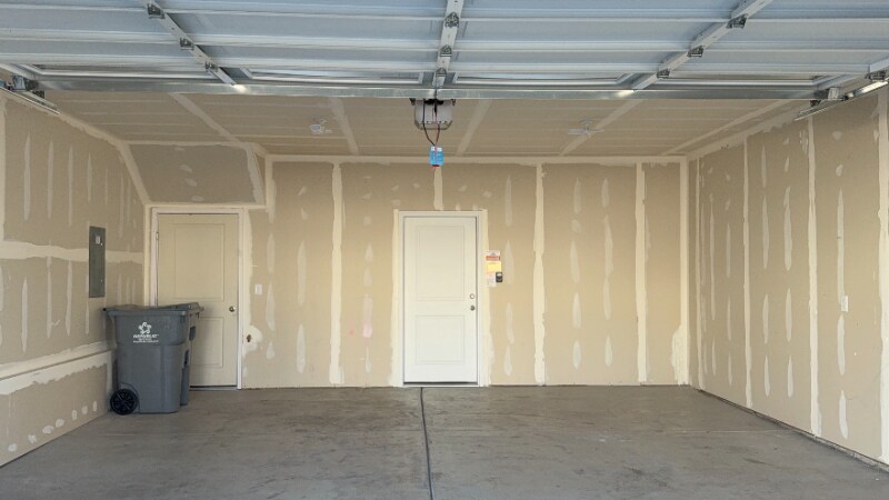 Building Photo - 548 900 W