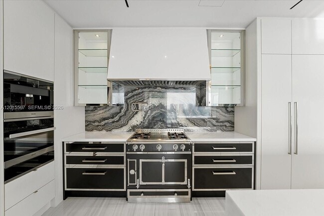 Building Photo - 17901 Collins Ave