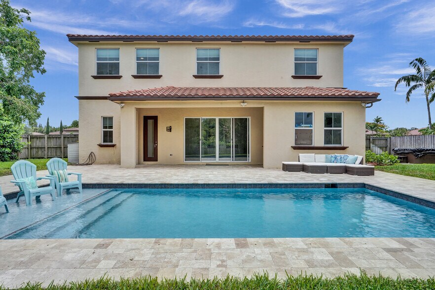 Building Photo - 6455 SW 55th Pl