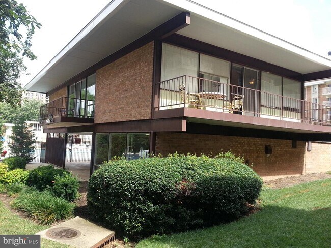 Building Photo - 5705 Indian Ct