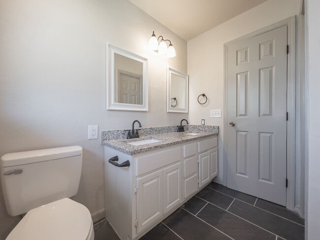 Building Photo - This Perfect Home Awaits!