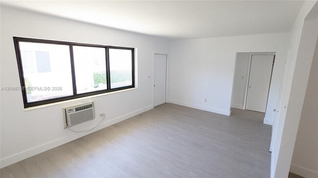 Building Photo - 811 81st St