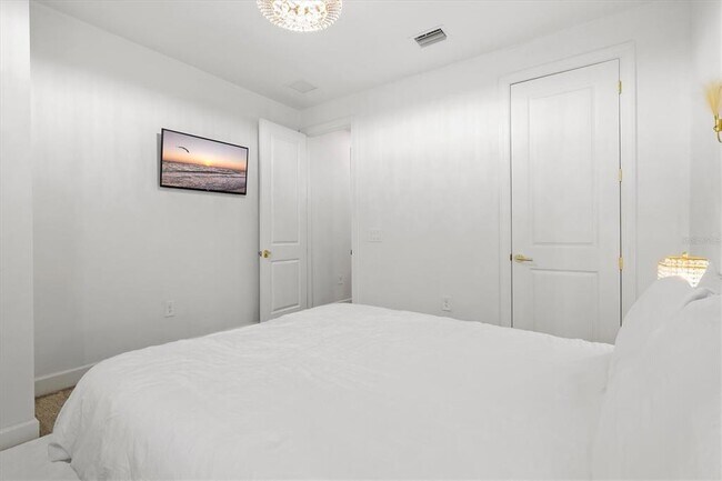 Building Photo - 16235 Pine Mist Dr