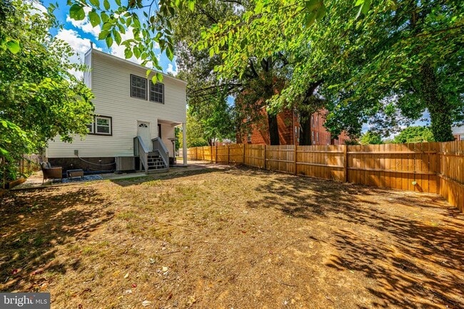 Building Photo - 2800 Upshur St