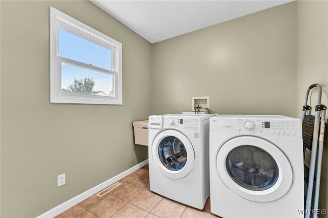 Building Photo - 98 San Fernando Ln