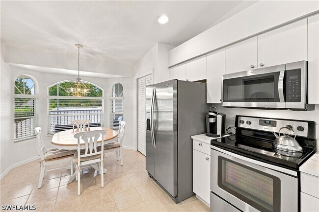Building Photo - 26961 Clarkston Dr