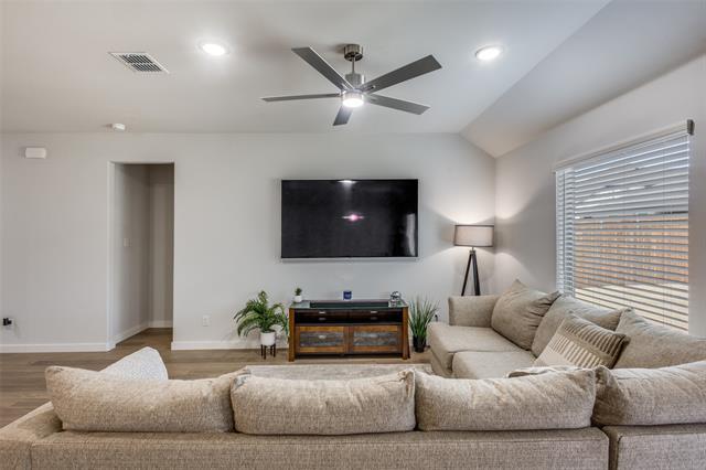 Building Photo - 710 Tidal Dr