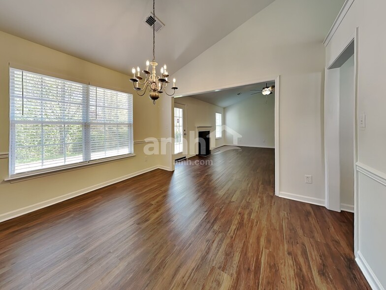 Building Photo - 4702 Ridgefall Rd