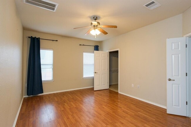 Building Photo - 10312 Lone Pine Ln