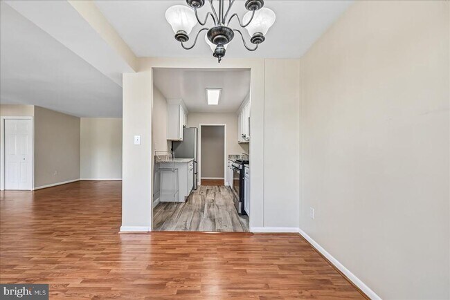 Building Photo - 6631 Wakefield Dr