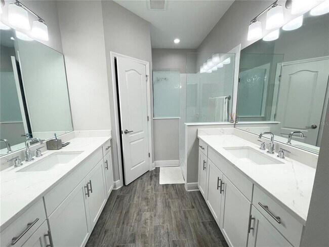 Building Photo - 21645 Avon Park Ct