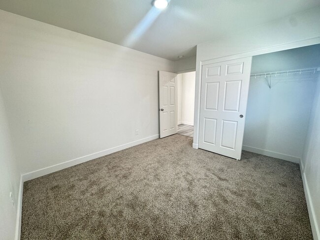 Building Photo - 6339 W Silver Ribbon Ct