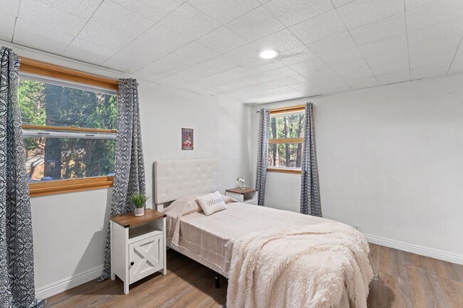 Building Photo - 407 S Dart Canyon Rd
