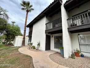 Building Photo - 1702 E Ocotillo Rd