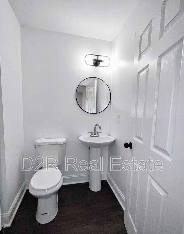 Building Photo - 7911 Southfield Dr