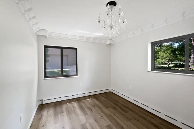 Building Photo - 2645 Hickory Ct