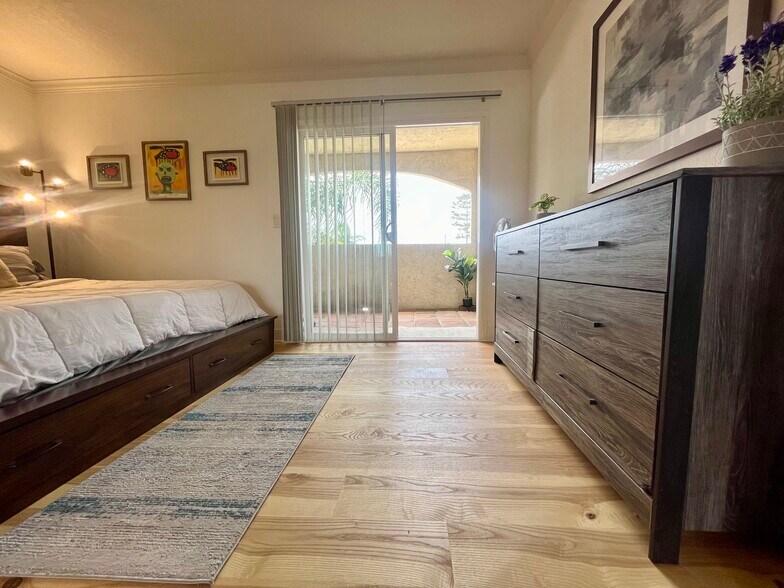 Building Photo - 1085 12th St