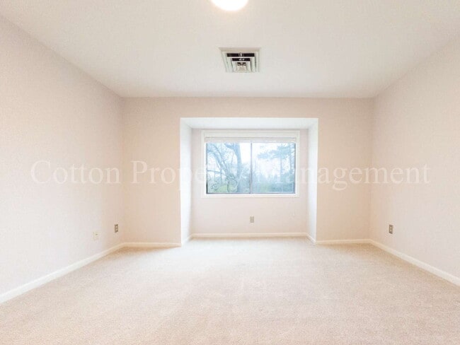 Building Photo - 202 Crooked Creek Rd