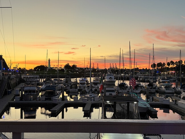 Building Photo - 250 Linden Ave