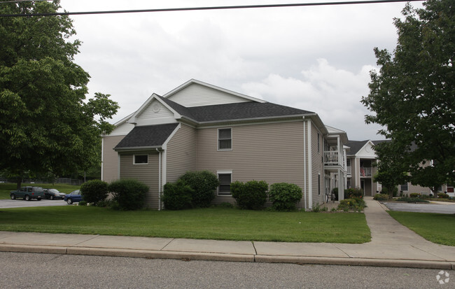 Building Photo - Moser Manor Apartments