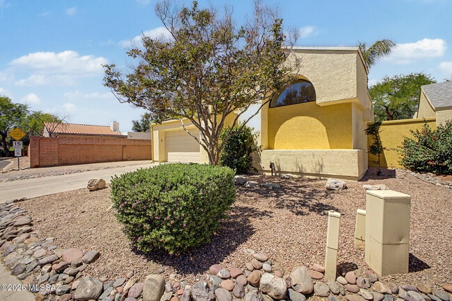 Building Photo - 5250 Woodspring Dr