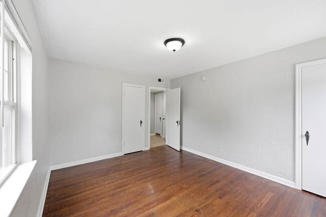 Building Photo - 1048 BERKELEY Rd