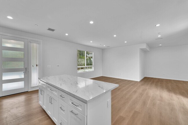 Building Photo - Modern Brand new 5-Bedroom Home for Lease ...