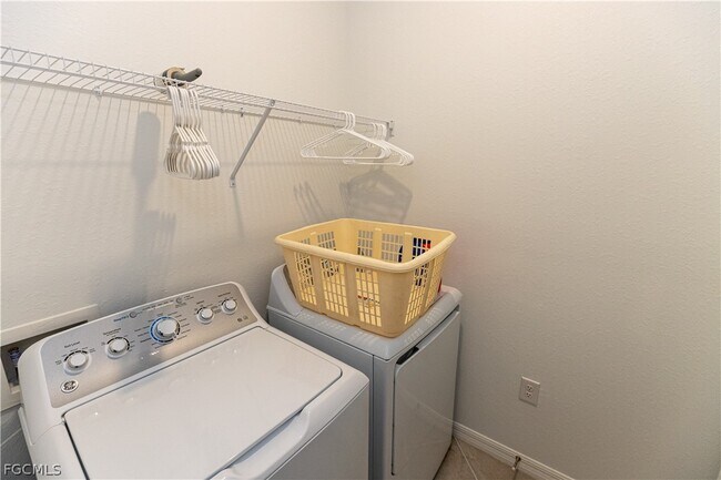 Building Photo - 16572 Kingwood Ln