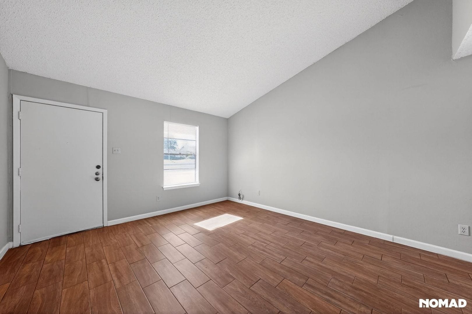 Building Photo - 1600 W Braker Ln