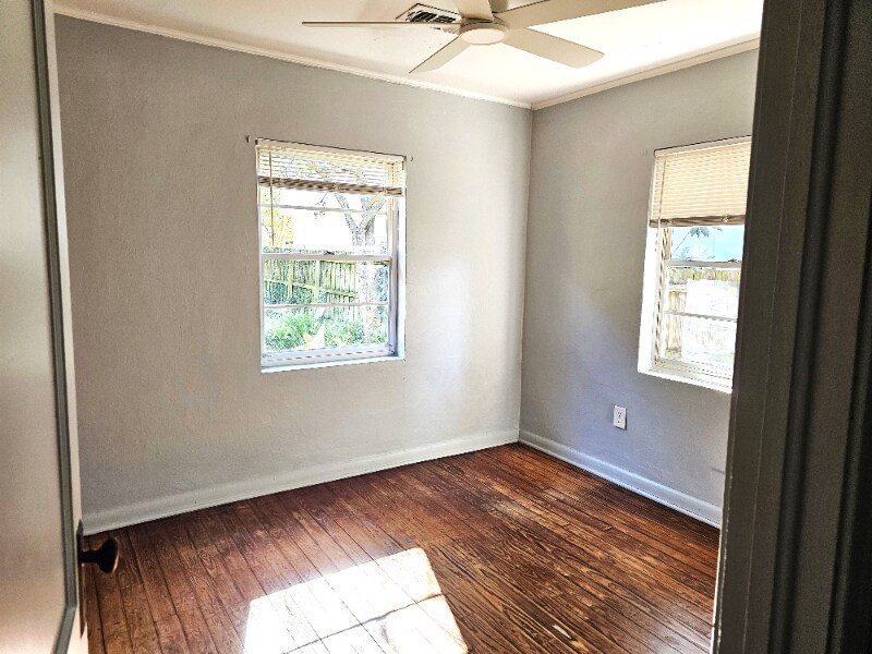 Building Photo - 1730 Ridgewood Ave