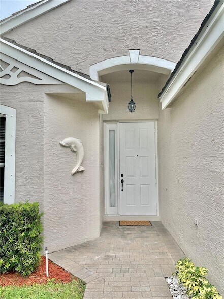 Building Photo - 137 Canterbury Pl