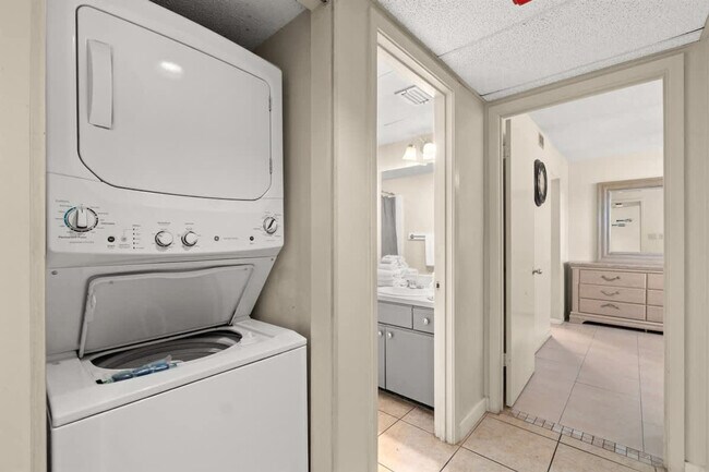 Building Photo - 17155 FL-30